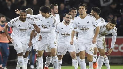 بالفيديو.. سوانزي سيتي يسحق ليفربول بثنائية في الشوط الأول