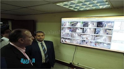 بالصور.. جولة مدير شرطة النقل بمحطات المترو تزامنًا مع احتفالات الأقباط