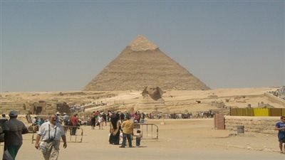 وفد الكونجرس الأمريكي يزور الأهرامات ومتحف مركب خوفو