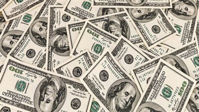 خبير اقتصادي يتوقع هبوط الدولار دون مستوى 10 جنيهات بالسوق الموازية