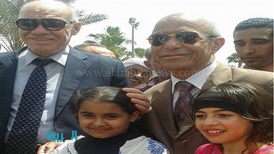 بالصور.. القائم بأعمال محافظ القاهرة يلتقط 
