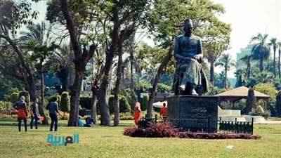 بالصور.. تمثال شاعر النيل 