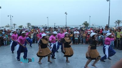 بالصور.. السويس تحتفل ليلاً بأعياد الربيع