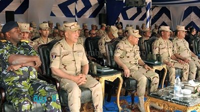 وزير الدفاع ورئيس أركان الجيش الكيني يشهدان البيان العملي 