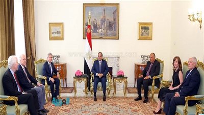 السيسي يستقبل وفدًا من الكونجرس.. الرئيس يؤكد حرص مصر على تطوير علاقاتها بالولايات المتحدة.. وينبه على ضرورة عدم تناول أوضاع حقوق الإنسان من منظور غربي