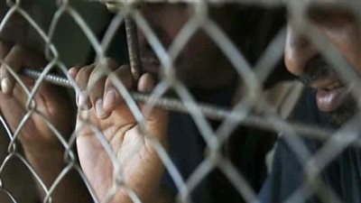 النظام السوري يستخدم الغاز المسيِّل للدموع ضد محتجّين في سجن حماة