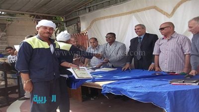 بالصور.. هيئة نظافة الجيزة تكرم 50 عاملًا 