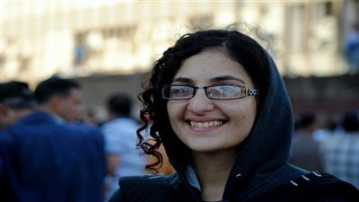 تغيب سناء سيف عن أولى جلسات اتهامها بإهانة القضاء