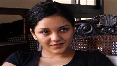 الحبس 6 أشهر للناشطة سناء سيف لاتهامها بإهانة القضاء 