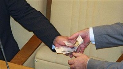 القبض على رئيس حي روض الفرج متلبسًا بتقاضي رشوة