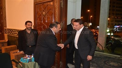 ننشر الصور الأولى لعزاء والد شيرين وجدي