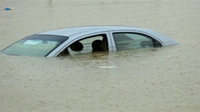 مصرع معلمين في حادث غرق سيارة بأسيوط