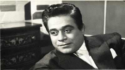 نجل الفنان توفيق الدقن يهدي مكتبة الإسكندرية المقتنيات الخاصة بوالده