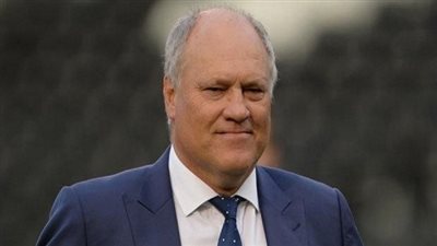 مارتن يول يدرب لاعبي الأهلي على 