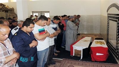 بالصور.. جنازة عسكرية لشهيدي الحماية المدنية في السويس