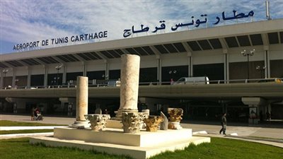 ليبيا وتونس تتفقان على إجراءات أمنية بالحدود وعودة الطائرات إلى مطار قرطاج