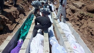 تنديد واسع بالقصف الجوي على مخيم للنازحين في شمال غرب سوريا