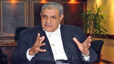 كبار رجال الدولة في عزاء والدة إبراهيم محلب 