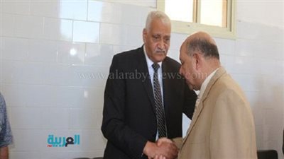 بالصور.. المحافظ يقدم العزاء في شهيدي الحماية المدنية بالسويس