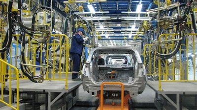 إغلاق عدد من مصانع السيارات في روسيا
