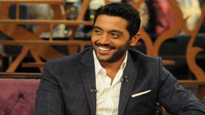 أحمد فلوكس يستعد لتصوير 