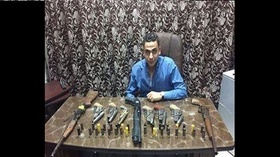 ضبط تاجر سلاح في حالة تلبس بالفيوم