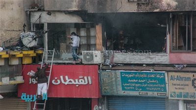 امتداد النيران لمخزن بجوار 