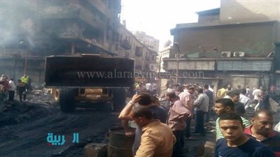 بالصور.. لوادر محافظة القاهرة تواصل رفع مخلفات 