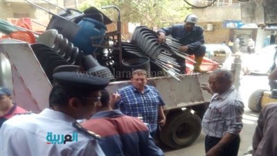 بالصور..غلق 5 كافيهات و6 محلات مخالفة بالزيتون 