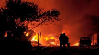 9 سيارات إطفاء و2 خزان إستراتيجي لإخماد حريق مزرعة نخيل بالواحات