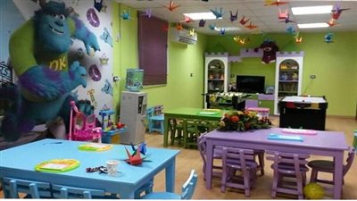 بالصور.. أول غرفة انتظار ترفيهية بمستشفى الشاطبي لأطفال السرطان