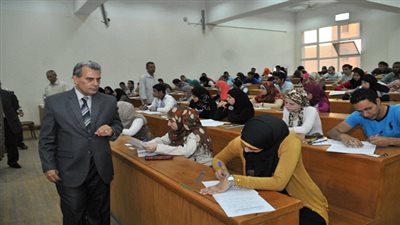3 سيارات للحماية المدنية ومنع التدخين بلجان امتحانات جامعة القاهرة