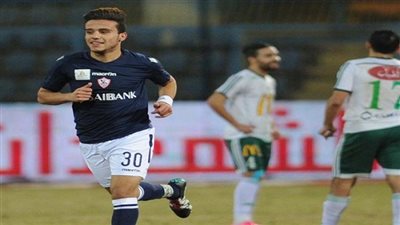 مصطفى فتحي يحتفل بعيد ميلاده الـ22