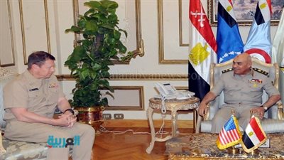 وزير الدفاع يلتقي مدير وكالة التعاون الأمني الدفاعية الأمريكية