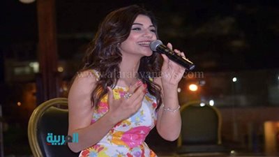 بالصور.. صابرين النجيلي تحيي حفلًا غنائيًا بنادي 