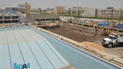 رئيس جامعة القاهرة يتفقد إنشاء حمام سباحة بتكلفة 12 مليون جنيه