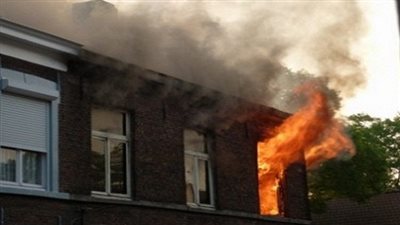 شاب يشعل النار في منزل حماته لخلافات عائلية بمصر القديمة 