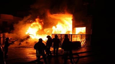 الحماية المدنية تدفع بـ 4 سيارات إطفاء لإخماد حريق بالوراق