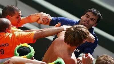 قتيلان وجرحى في عراك 400 شخص داخل مقبرة في موسكو