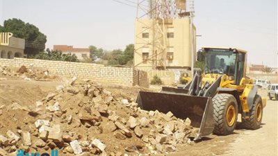 بالصور.. حملة مكبرة لإزالة الإشغالات بالواحات البحرية