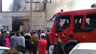 إخماد حريق بمخزن أحذية في الموسكي