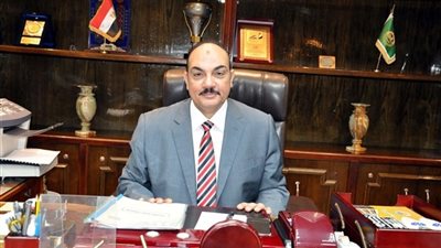 المحافظ يتدخل لحل أزمة عمال الإدارات التعليمية بالقليوبية