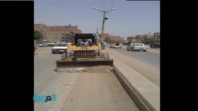 شاهد.. حملة مكبرة لرفع القمامة والأتربة بمدينة الفيوم