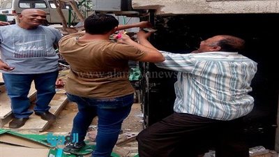 بالصور.. محافظة القاهرة تغلق محالين مخالفين بالمعادي