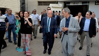 بالصور.. وزير الثقافة يتفقد معهد السينما بعد إخماد حريق 