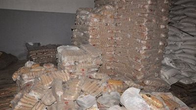 ضبط 710 كيلو مكرونة منتهية الصلاحية بالبحيرة