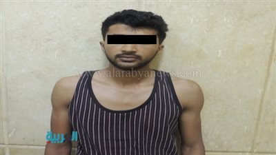 عاطل يطعن سائقًا لسرقة 