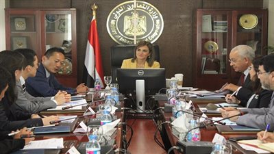 سحر نصر تناقش مع بعثة الجايكا تطبيق التجربة اليابانية فى التعليم 