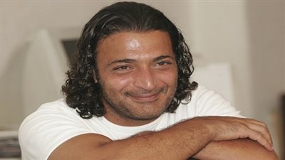 شاهد.. حميد الشاعري يحتفل بتخرج نجلته في 