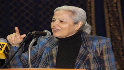 منى مينا: على الحكومة احترام الموظفين في تعديلات 